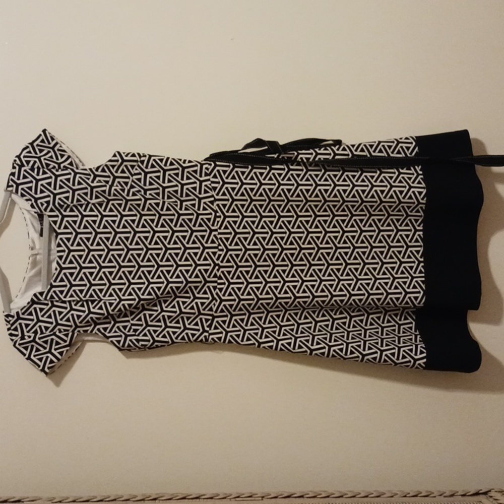 Alex Marie..Black and White..size 8